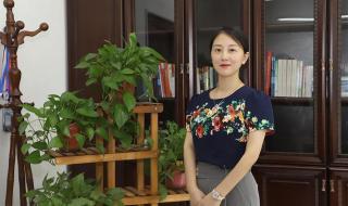 河南一高校女副校长美出圈