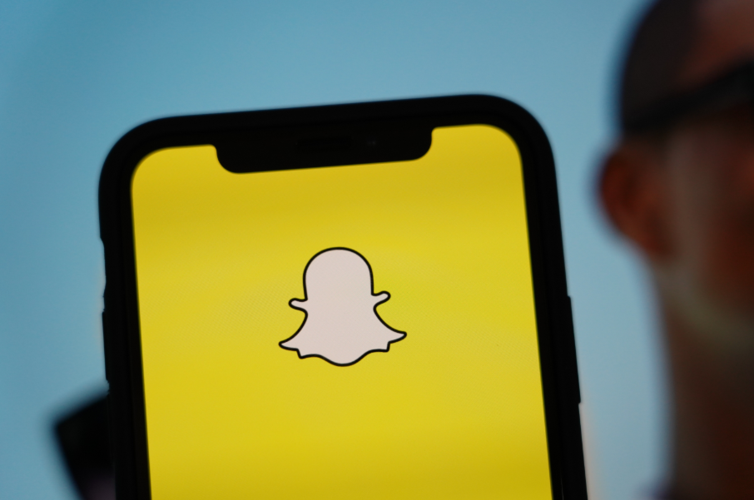 Snap签署4亿美元Perplexity协议