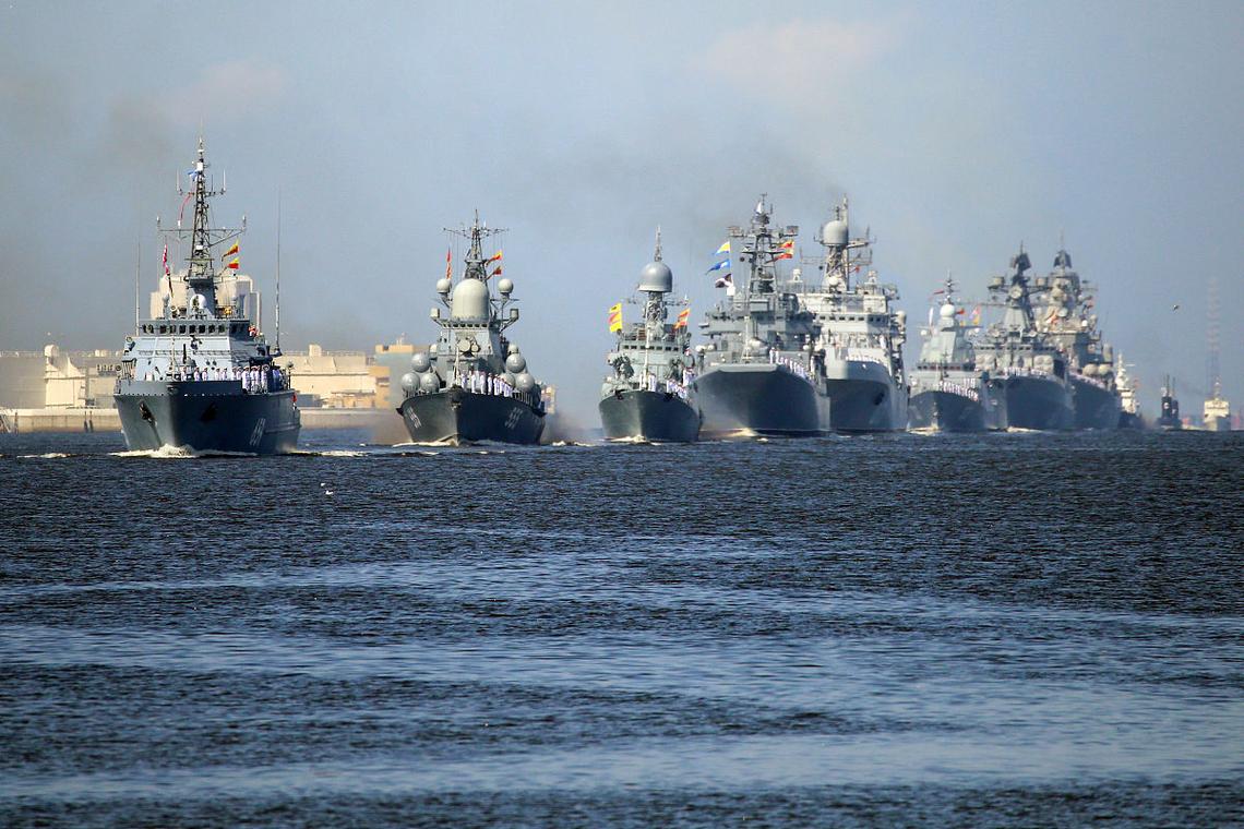 特朗普称将联合多国派遣军舰 确保霍尔木兹海峡通航安全