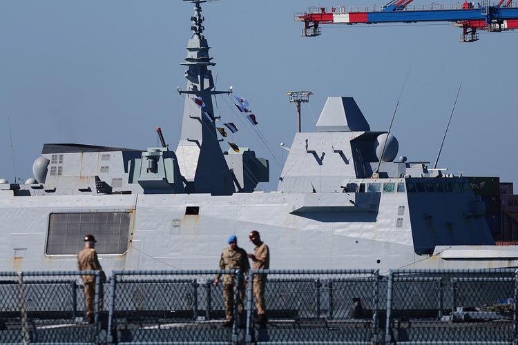 特朗普称将联合多国派遣军舰 确保霍尔木兹海峡通航安全