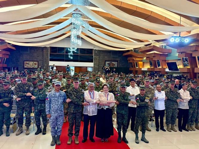 民主党国会竞选委员会发起地理定向数字广告活动，就油价问题攻击共和党