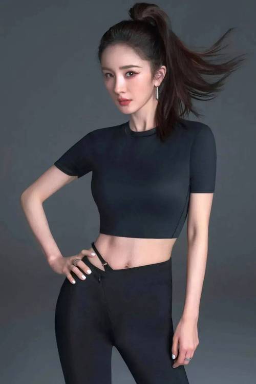 杨幂很惊艳人的照片图片（女明星比基尼惊艳图片）