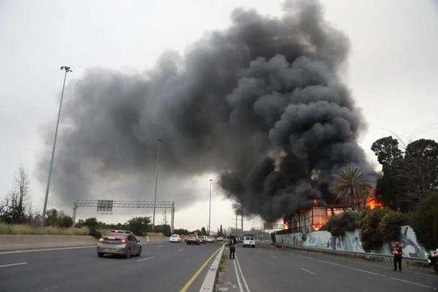 以色列国防部长称将升级并扩大对伊朗的袭击